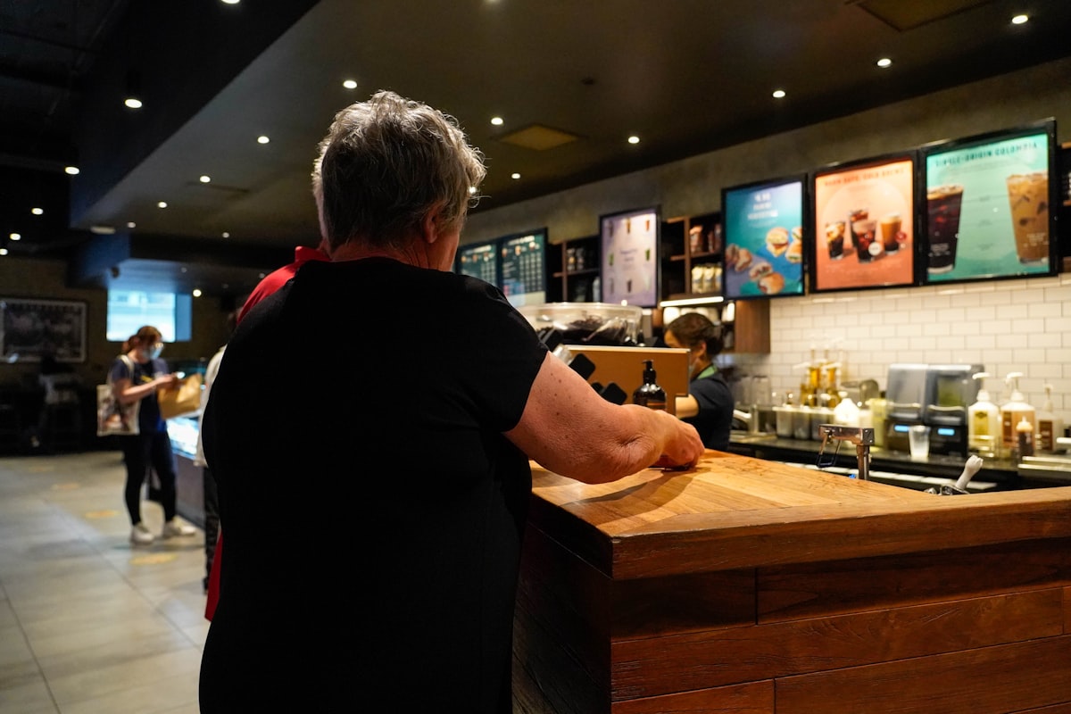 Servicio en mostrador de restaurante